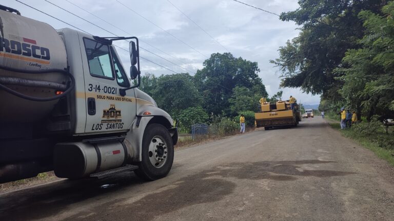 SE REALIZA REABILITACIÓN DE PUNTOS CRÍTICOS EN LA VÍA TONOSÍ HACIA CAMBUTAL
