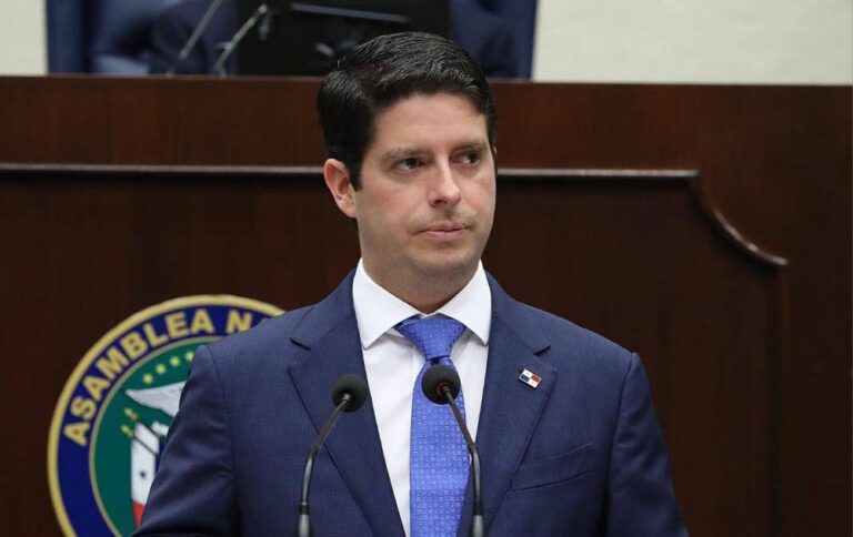 MINISTROS SUSTENTAN PREVALENCIA DE INTERESES DEL PAÍS EN CONTRATO MINERO